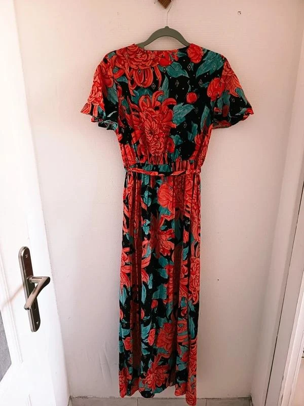 Vestido longo muito bonito de mangas curtas com estampa de flores – photo 3